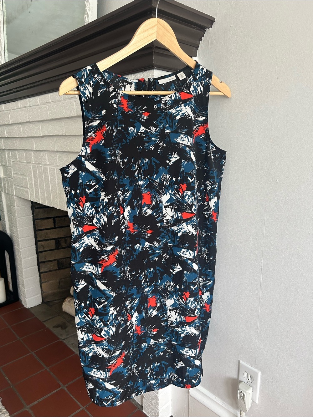 Halogen Sleeveless Abstract Mini Dress in Navy, Black & Red